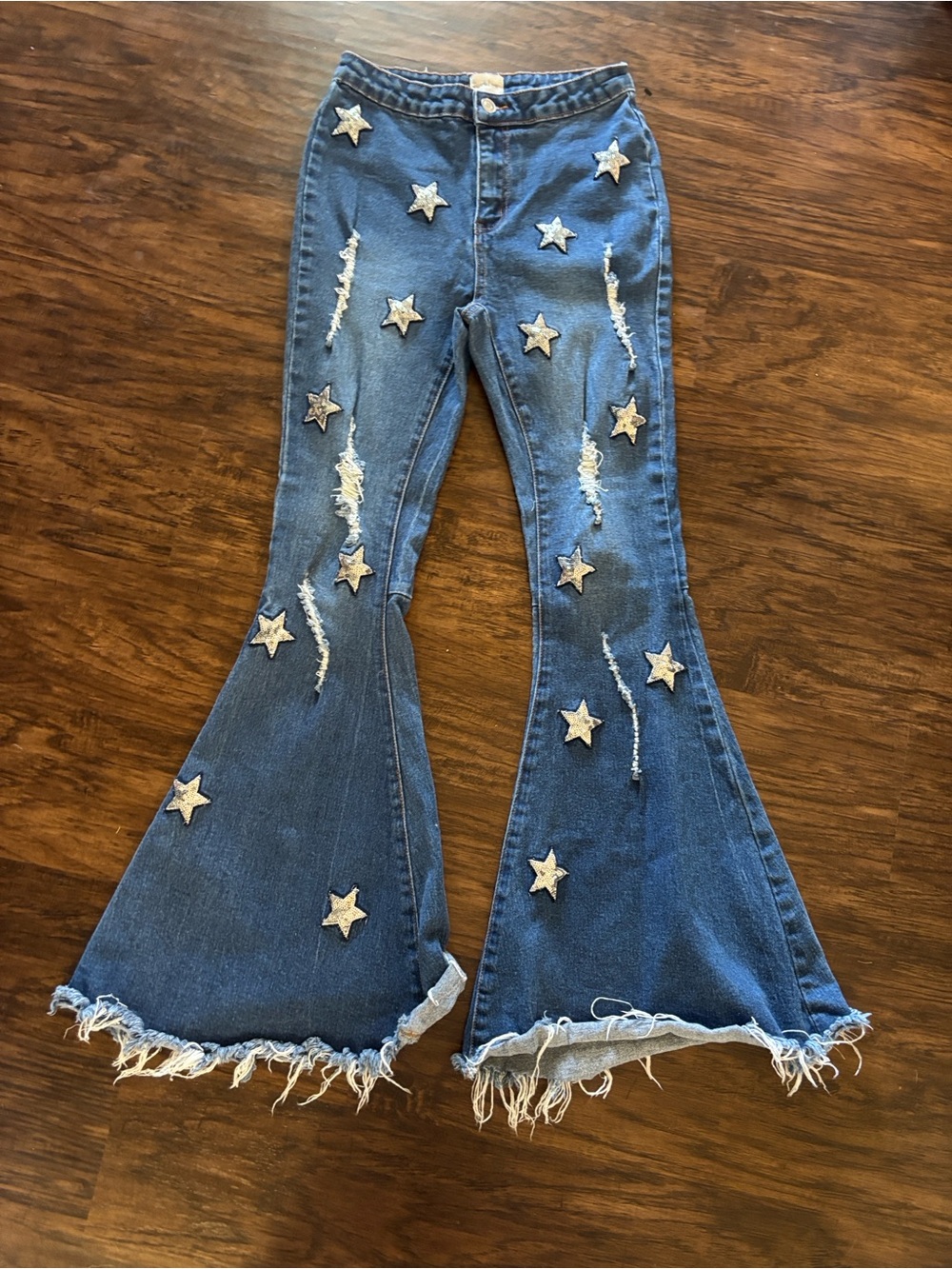 Peach Love California Blue Star-Embroidered Flare Jeans
